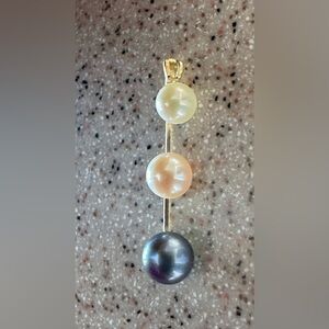 10K Solid Gold with 3 Pearls Pendant